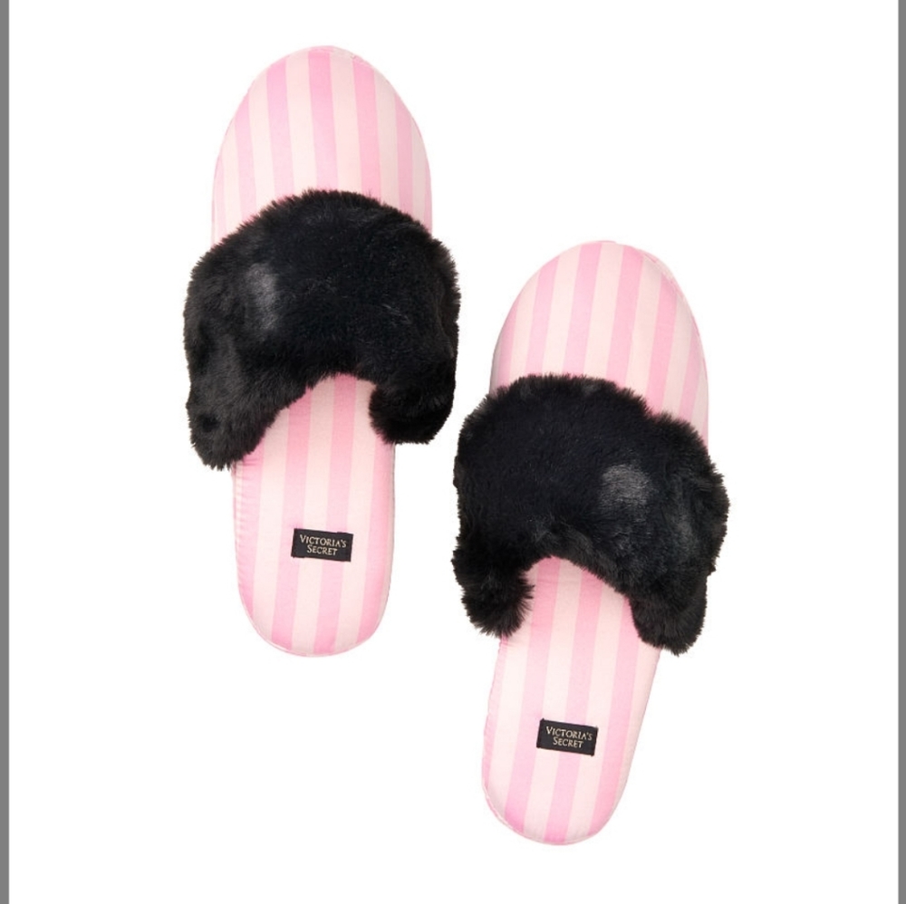 Victoria Secret pink slippers size S (5-6)